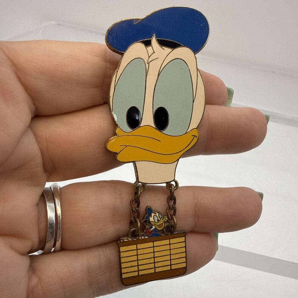 DISNEY Pin Donald Duck Hot Air Balloon Dangle Walt Disney World 2000 LE 7500